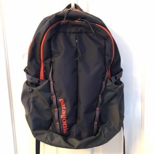Patagonia Refugio Backpack 28L Navy & Red